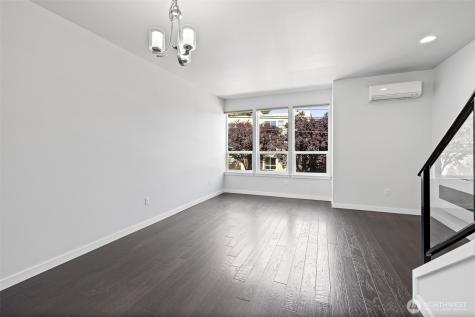 911 N 104th Street Seattle WA 98133
