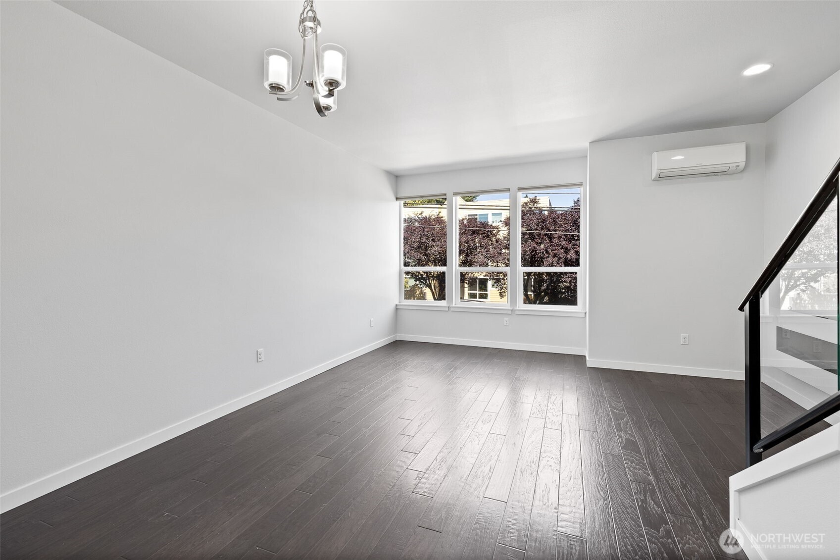 911 N 104th Street Seattle WA 98133