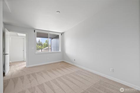 911 N 104th Street Seattle WA 98133