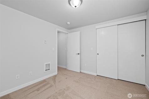 911 N 104th Street Seattle WA 98133