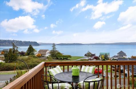 854 Blue Spruce Place Oak Harbor WA 98277