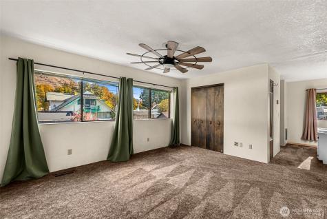 120 S Douglas Street Cashmere WA 98815