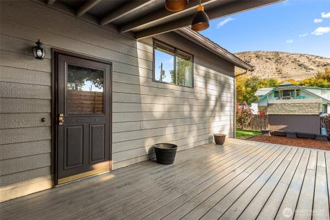 120 S Douglas Street Cashmere WA 98815