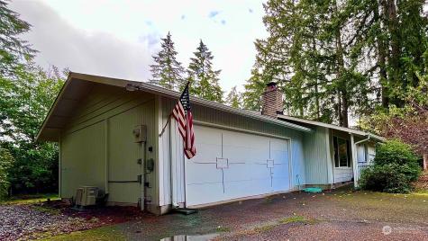 71 Lakeland Allyn WA 98524
