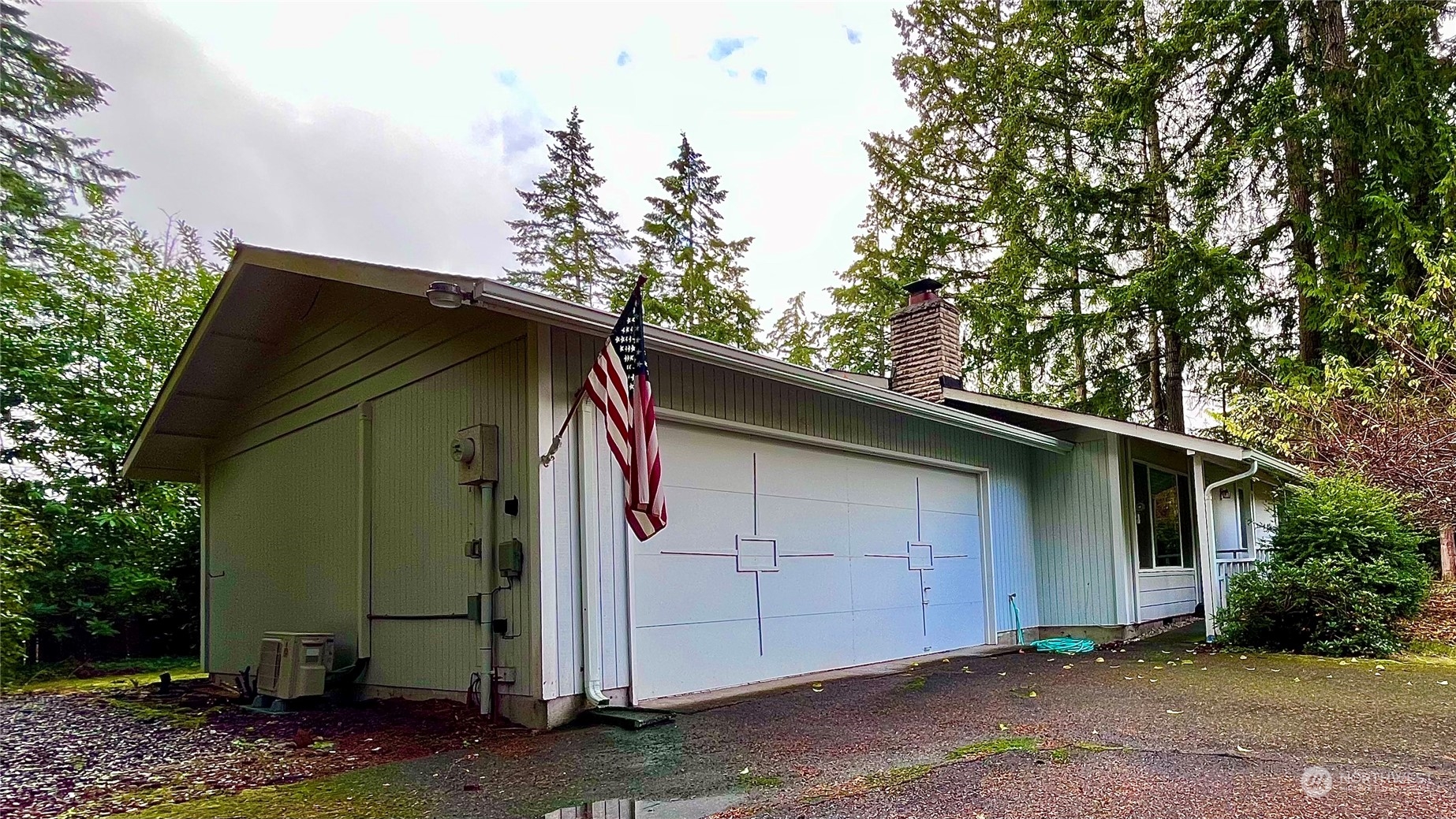 71 E Lakeland Way Allyn WA 98524