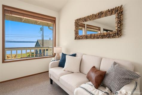 27523 SW Sandy Shores Drive Vashon WA 98070