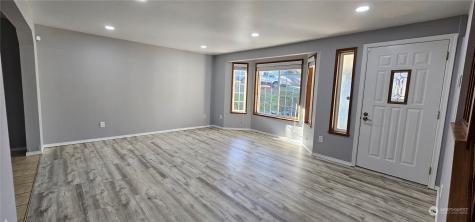 1585 Nw 2nd Avenue Oak Harbor WA 98277