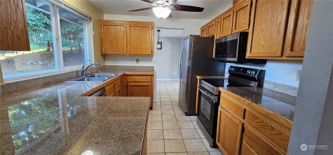 1585 Nw 2nd Avenue Oak Harbor WA 98277