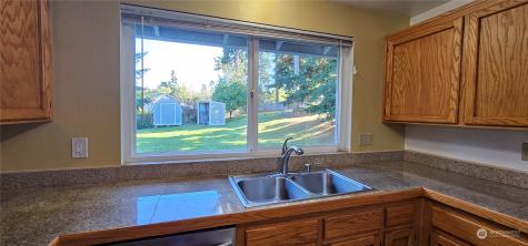 1585 Nw 2nd Avenue Oak Harbor WA 98277
