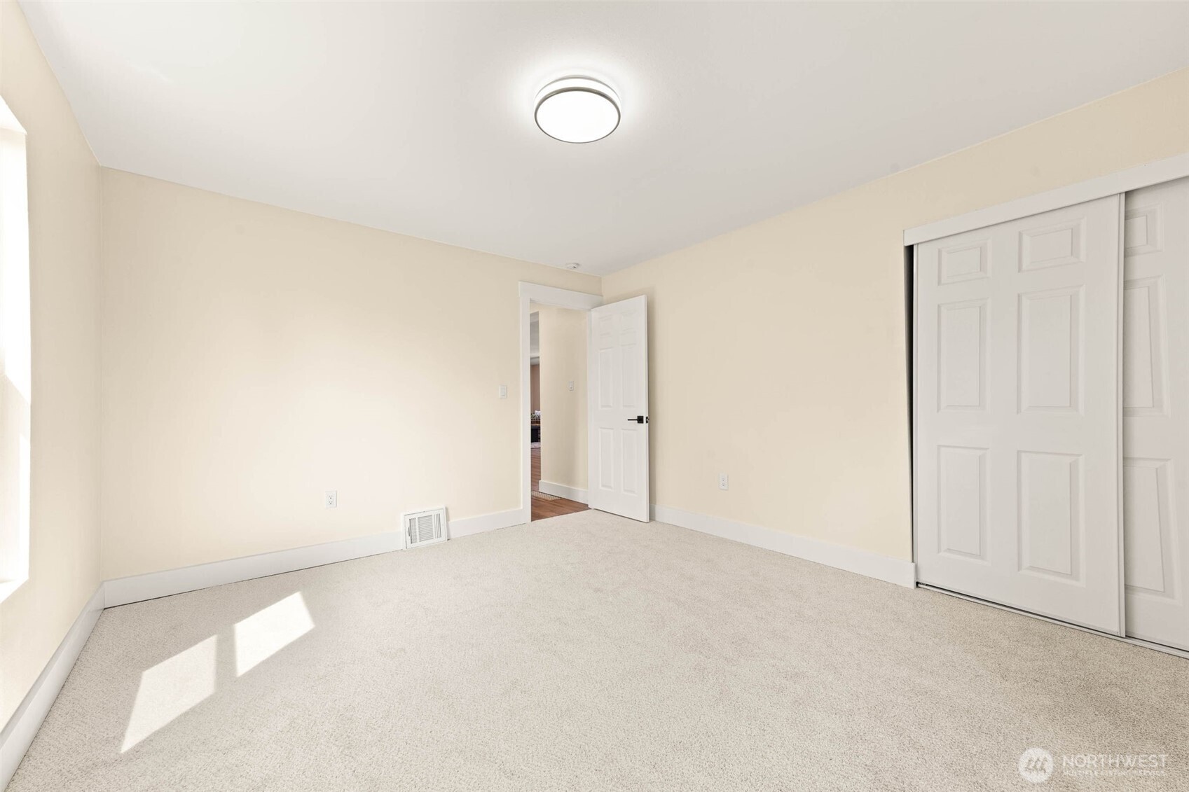 5907 Yakima Avenue Tacoma WA 98408