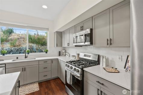 10049 Kings Landing Avenue NW Bremerton WA 98311