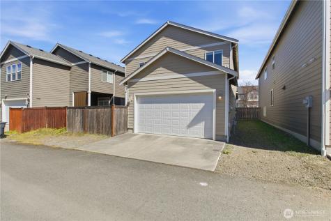 18428 97th Avenue Court E Puyallup WA 98375
