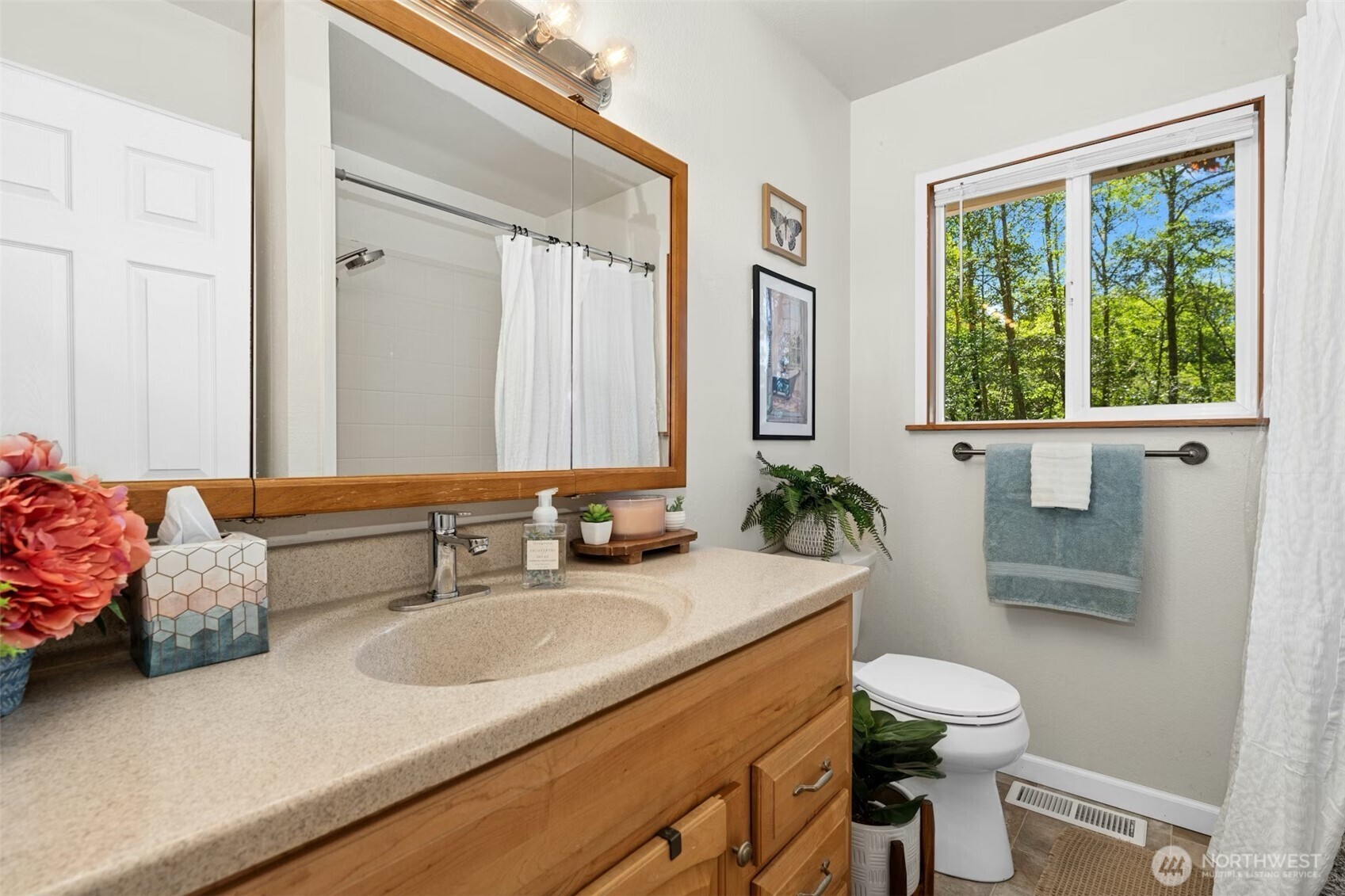 711 Eagle Cliff Rd NE Bainbridge Island WA 98110