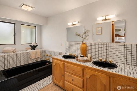 16409 NE 43rd Court Redmond WA 98052
