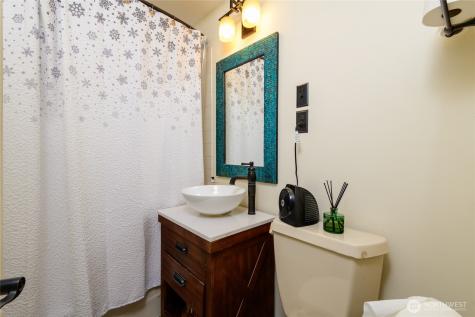 17201 8th Avenue NE Shoreline WA 98155