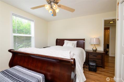 17201 8th Avenue NE Shoreline WA 98155