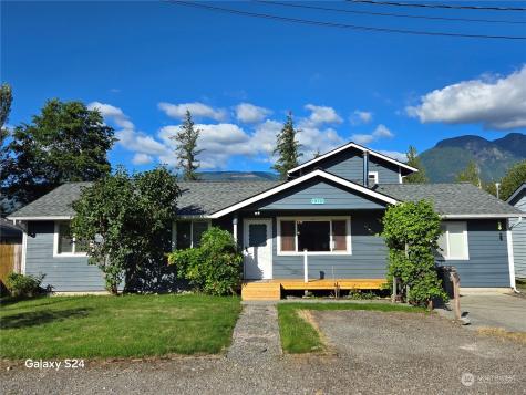 915 Orchard Gold Bar WA 98251