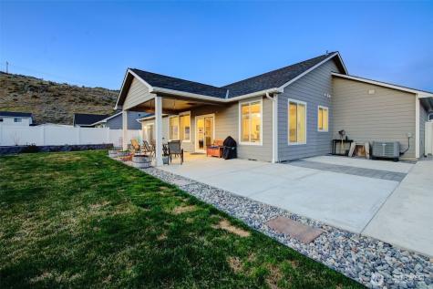 479 Sunny Brooke Lane Chelan WA 98816