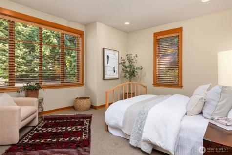 13223 NE Cambridge Crest Way Bainbridge Island WA 98110