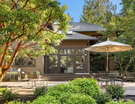 13223 NE Cambridge Crest Way Bainbridge Island WA 98110