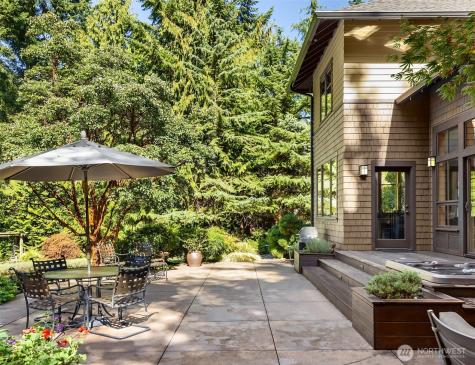 13223 NE Cambridge Crest Way Bainbridge Island WA 98110