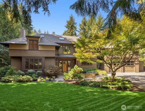 13223 NE Cambridge Crest Way Bainbridge Island WA 98110