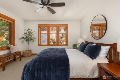 13223 NE Cambridge Crest Way Bainbridge Island WA 98110