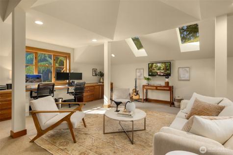 13223 NE Cambridge Crest Way Bainbridge Island WA 98110