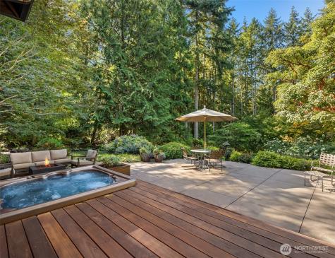 13223 NE Cambridge Crest Way Bainbridge Island WA 98110