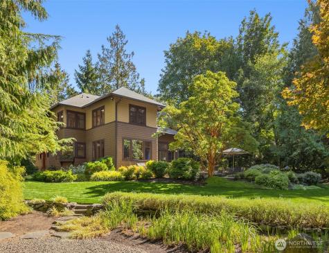 13223 NE Cambridge Crest Way Bainbridge Island WA 98110