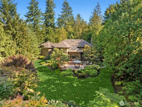 13223 NE Cambridge Crest Way Bainbridge Island WA 98110