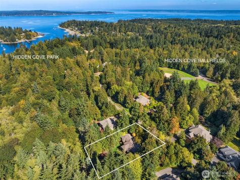 13223 NE Cambridge Crest Way Bainbridge Island WA 98110