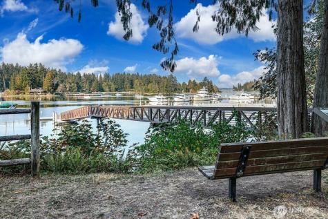 13223 NE Cambridge Crest Way Bainbridge Island WA 98110