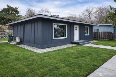 919 E Johnson Avenue Chelan WA 98816