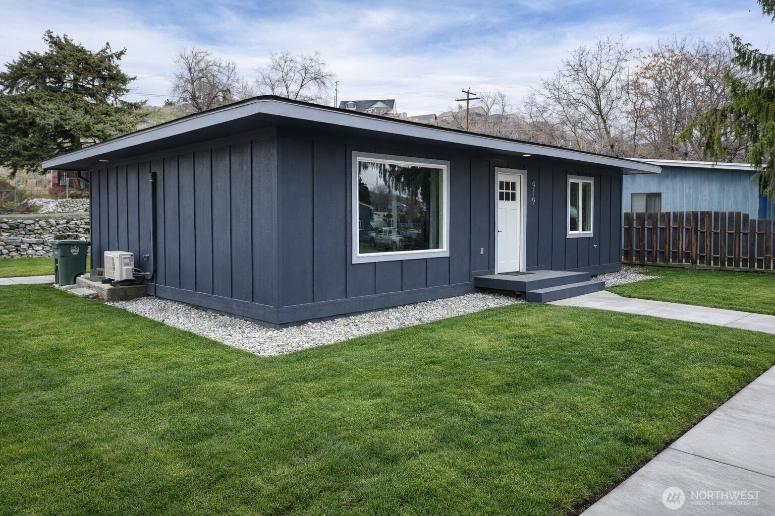 919 E Johnson Avenue Chelan WA 98816