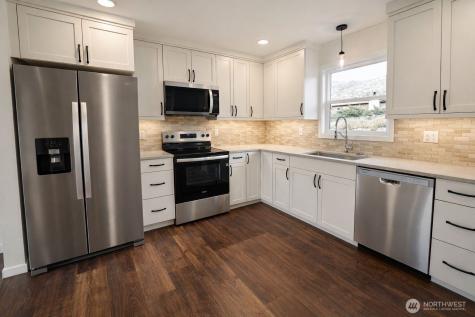 919 E Johnson Avenue Chelan WA 98816
