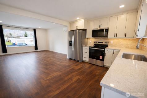 919 E Johnson Avenue Chelan WA 98816