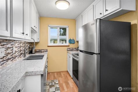 1100 7th Avenue SE Puyallup WA 98372