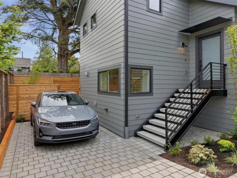 8126 12th Avenue SW Seattle WA 98106