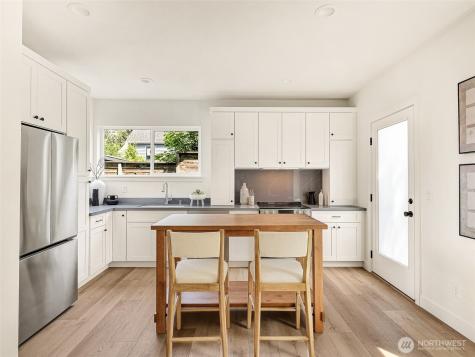 8126 12th Avenue SW Seattle WA 98106