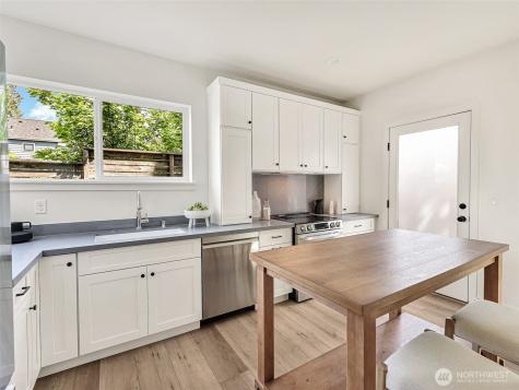 8126 12th Avenue SW Seattle WA 98106
