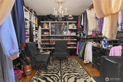 1310 N Heatherwood W Tacoma WA 98406