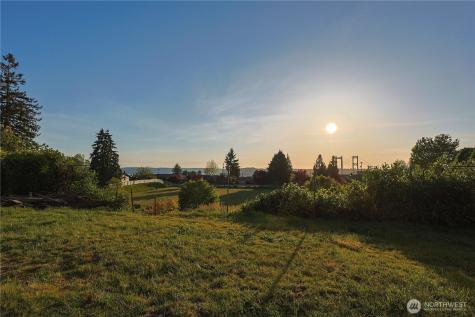 1310 N Heatherwood W Tacoma WA 98406