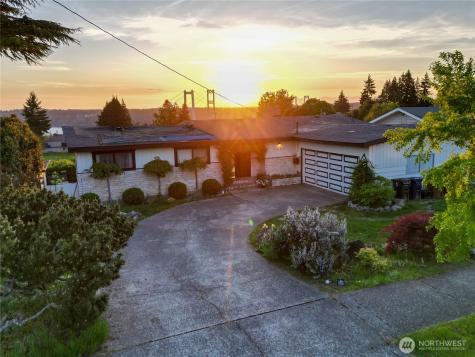 1310 N Heatherwood W Tacoma WA 98406