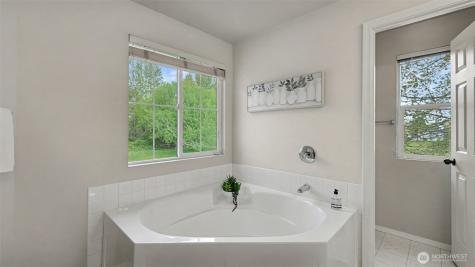 5701 S 234th Street Kent WA 98032