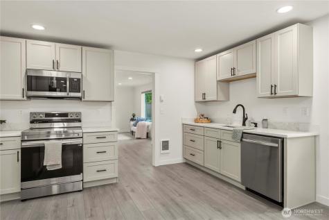 10112 SE 200th Street Kent WA 98031