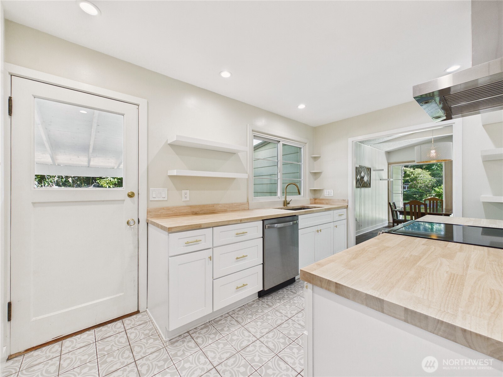 6351 Lake Avenue SW Lakewood WA 98499