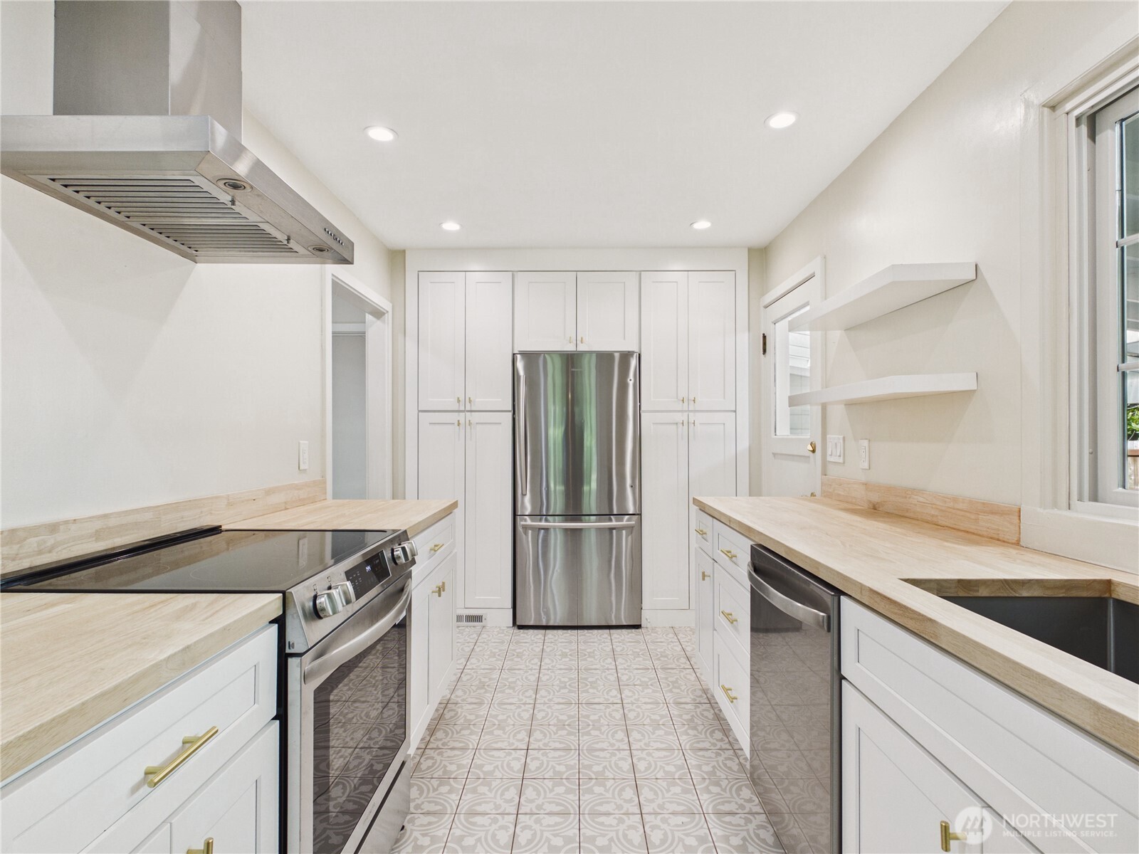 6351 Lake Avenue SW Lakewood WA 98499