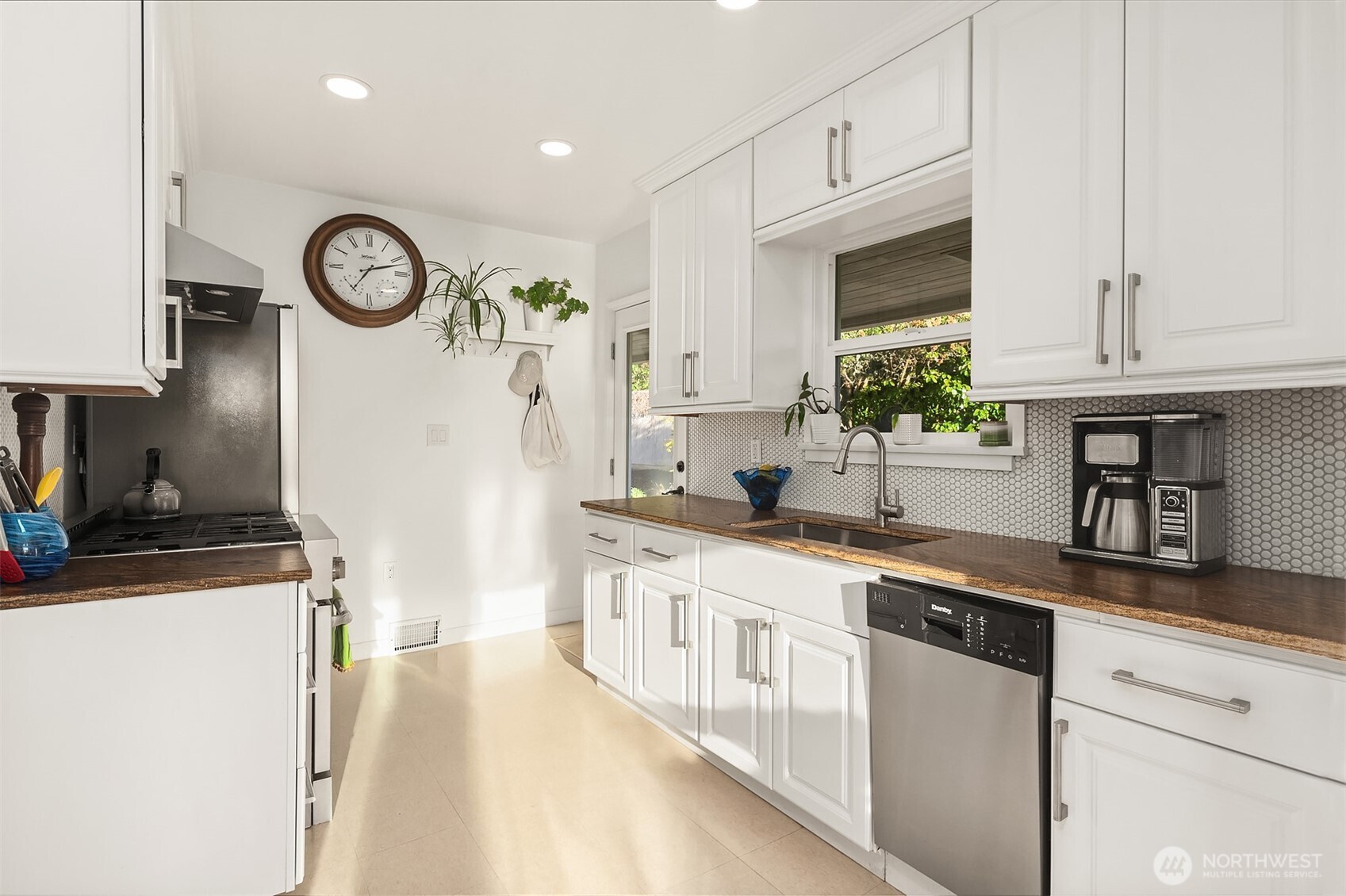 9326 California Avenue SW Seattle WA 98136