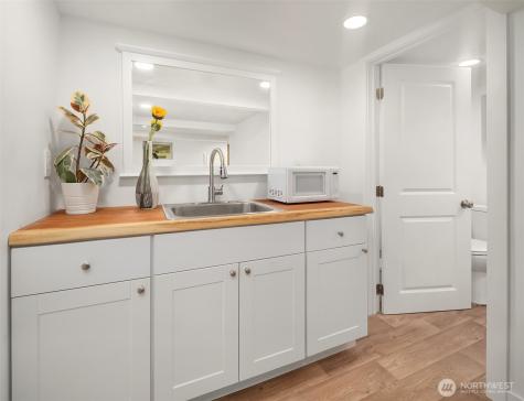 9326 California Avenue SW Seattle WA 98136